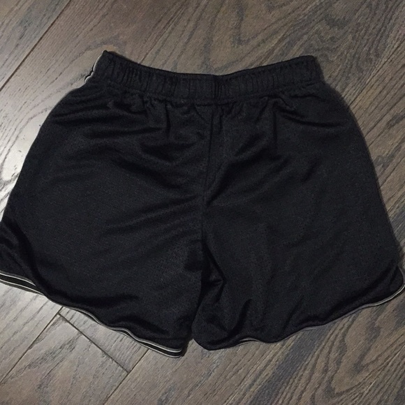 Nike shorts - Picture 4 of 5